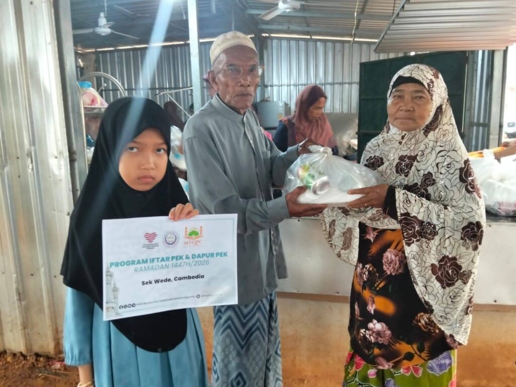 Agihan Iftar Pek Asnaf Komuniti Kg Phum Thmey Cambodia (30)