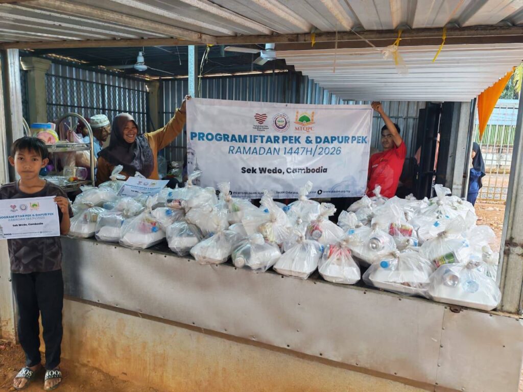 Agihan Iftar Pek Asnaf Komuniti Kg Phum Thmey Cambodia (68)