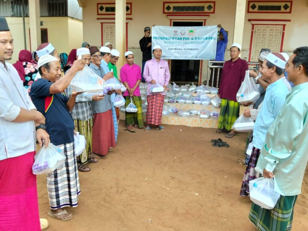 Agihan Iftar Pek Asnaf Komuniti Kg Phum Thmey Cambodia (7)