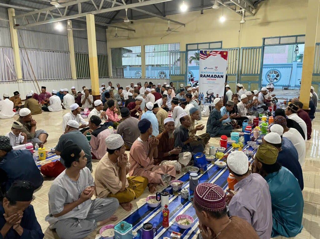 Laporan Tajaan Iftar Bubur Lambuk Vietnam (13)
